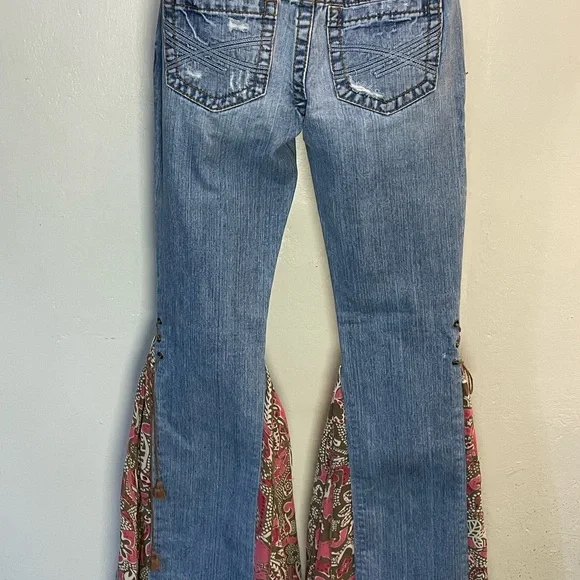 #0124 Aeropostale Long Bayla Skinny Floral Inset Flare Bellbottom Jeans -1/2 - Picture 4 of 15